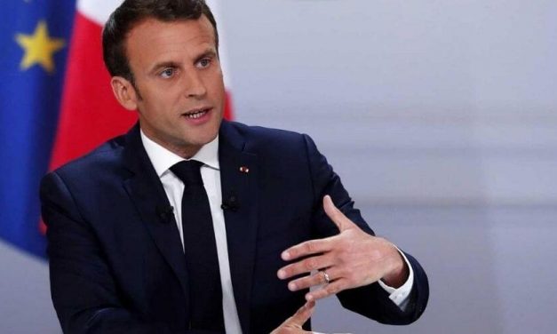 Macron le da instrucciones a su nuevo Gobierno de que siga movilizado a pesar de las vacaciones