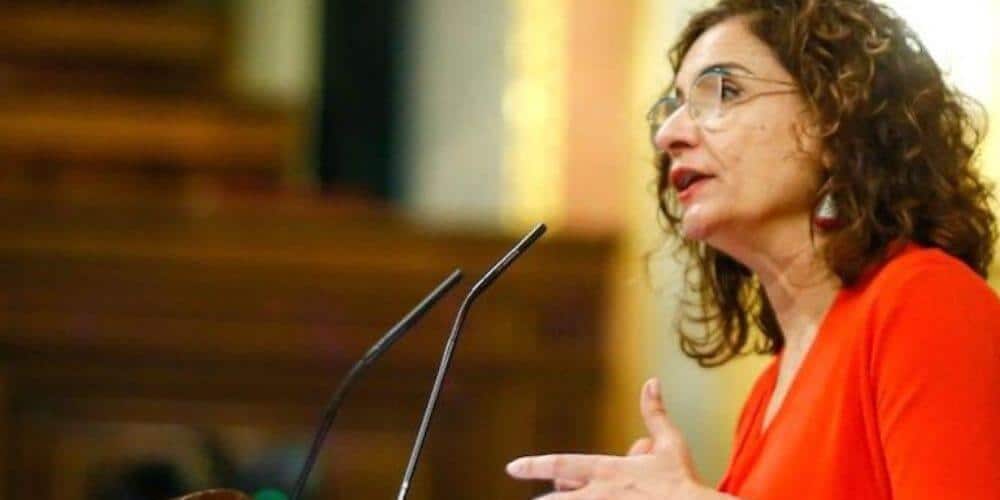 María Montero afirma que el decreto de superávit de los Ayuntamientos no será convalidado