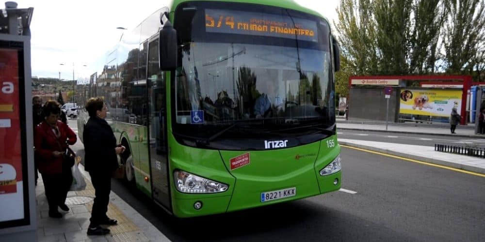 Mujeres y menores de edad podrán solicitar paradas a la carta en los autobuses de Madrid