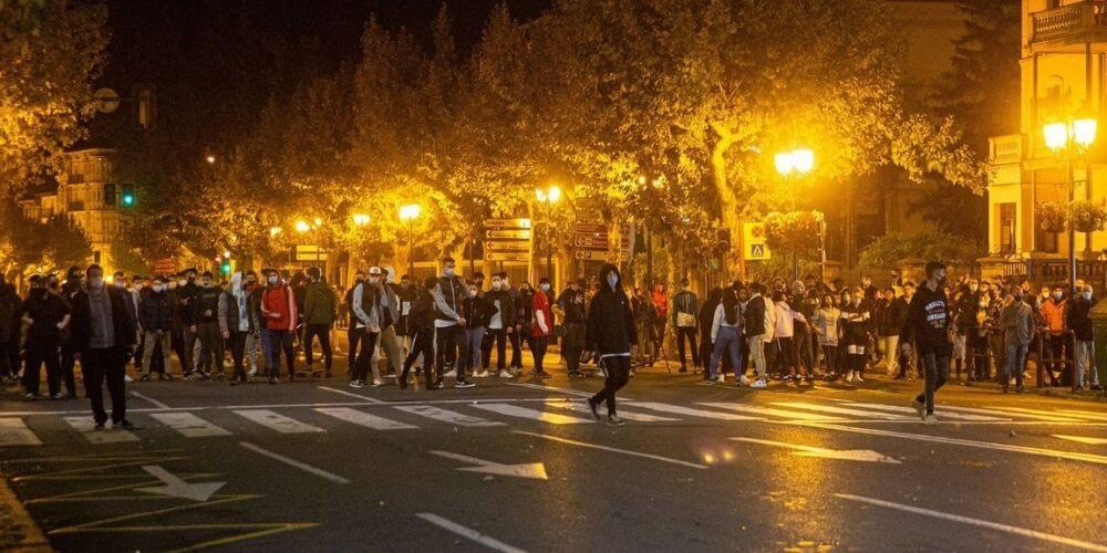 Continúan los disturbios nocturnos en Logroño y León por las restricciones impuestas