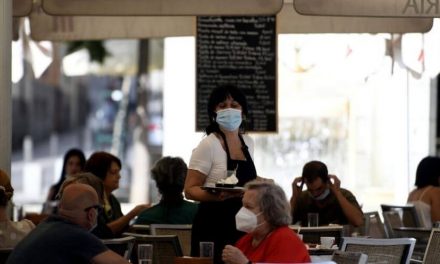 El sector hostelería reabre en Cataluña tras cinco semanas de cierre
