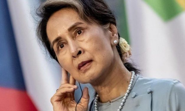 En Birmania, la Junta Militar acusa a Suu Kyi de aceptar de aceptar dólares y oro