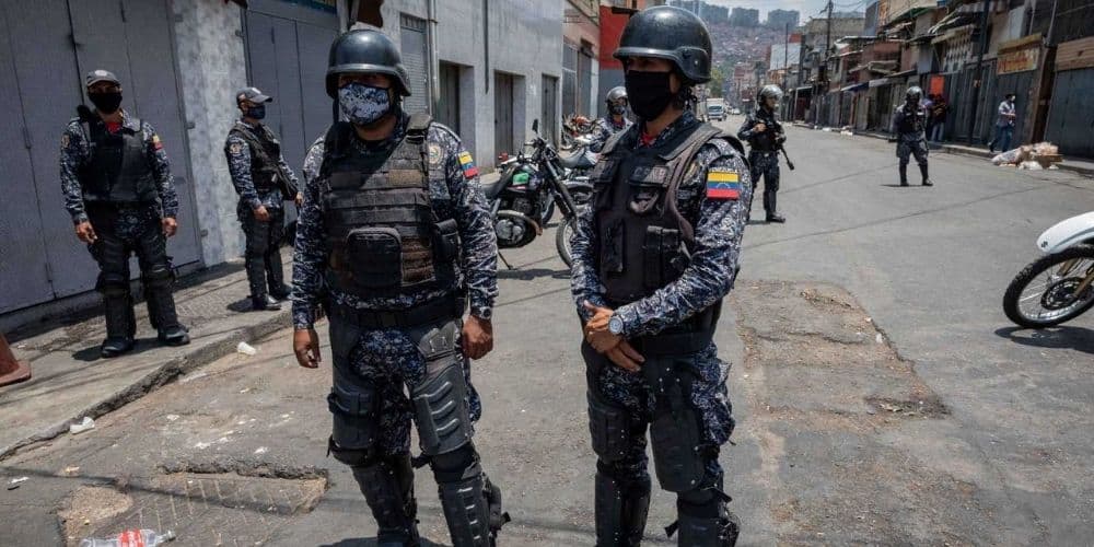 la-ONU-afirma-que-la-policia-en-venezuela-cometio-unas-200-ejecuciones-extrajudiciales-policia-calles-barrio-arbitraria-aliadoinformativo.com