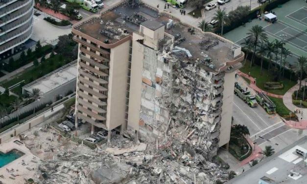 Encuentran tres cadáveres entre los escombros del edificio derrumbado en Miami