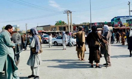 Calles de Kabul están vacías de mujeres por el temor al régimen Talibán