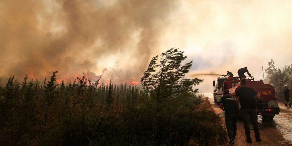 turquia-aun-en-peligro-pide-ayuda-a-la-UE-para-controlar-incendios-que-ha-dejado-varios-muertos-bomberos-aliadoinformativo.com