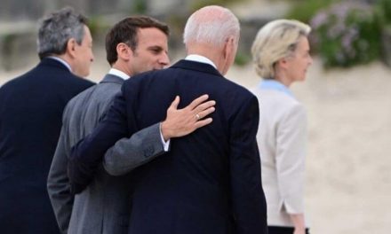 Biden y Macron se reunirán en octubre para tratar el tema de la crisis de los submarinos