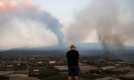 En La Palma el volcán volvió a reactivar luego de hacer una pausa
