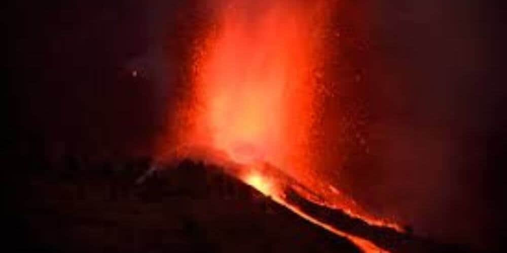 Volcán entró en erupción en la Cumbre Vieja de La Palma