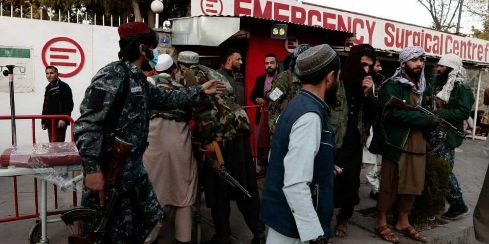 ataque-terrorista-en-hospital-militar-en-kabul-deja -25-muertos-y-40-heridos-hospital-entrada-aliadoinformativo.com