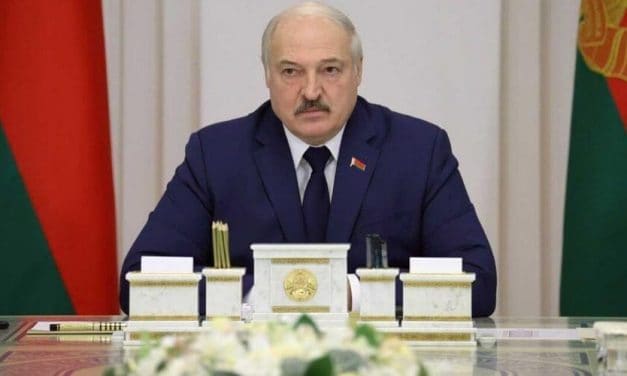 En medio de plena crisis fronteriza con Polonia Lukashenko amenaza con cortar el gas a la UE