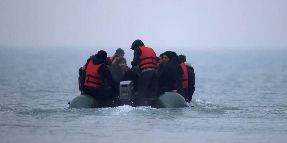 mueren-31-migrantes-al-naufragar-la-embarcacion-cruzando-el-canal-de-la-mancha-francia-aliadoinformativo.com