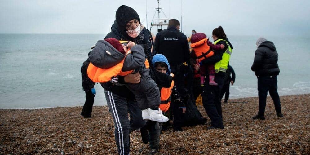 Mueren 31 migrantes al naufragar la embarcación cruzando el Canal de la Mancha