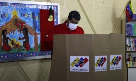 Oficialismo logra una arrasadora victoria en las elecciones regionales de Venezuela