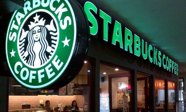 En Starbucks, los empleados aprobaron la creación de un sindicato en EE.UU