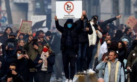 Disturbios en Bruselas por manifestaciones en contra de las restricciones de la pandemia