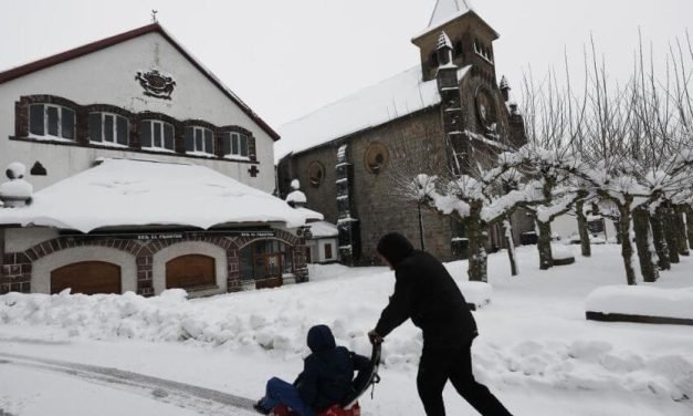 Intenso frío se instala en España con temperaturas de hasta 15 grados bajo cero en zonas de montaña