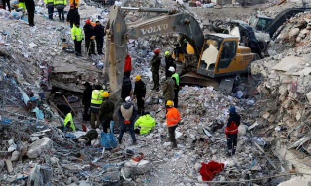 Turquía: Rescatan a cuatro personas con vida después de 198 horas del terremoto