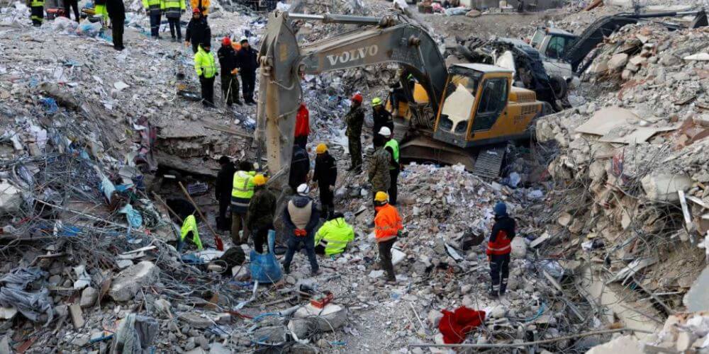 Turquía: Rescatan a cuatro personas con vida después de 198 horas del terremoto