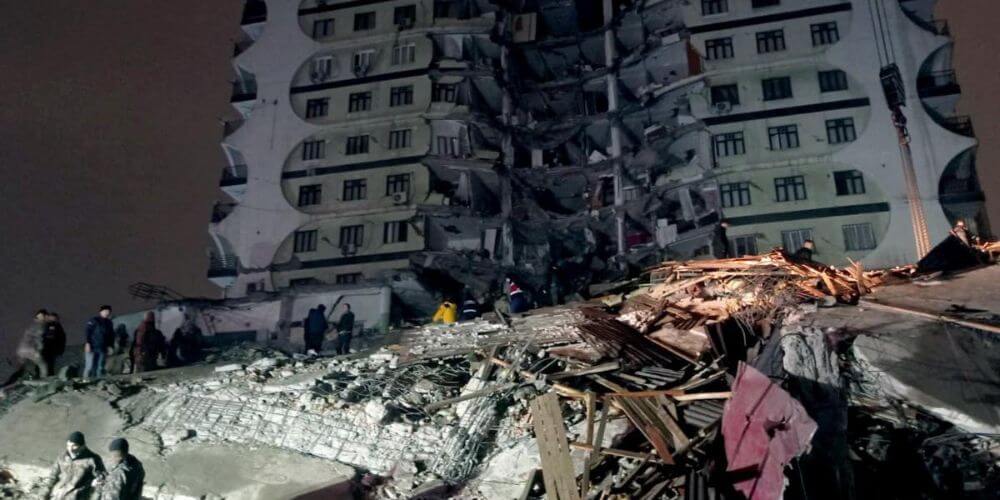 Dos fuertes terremotos en Turquía y Siria dejan miles de muertos y heridos