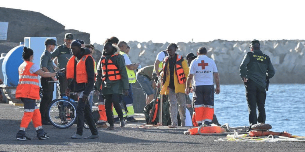 Gobierno español aprueba fondo para que Canarias, Melilla y Ceuta atiendan a los menores migrantes no acompañados