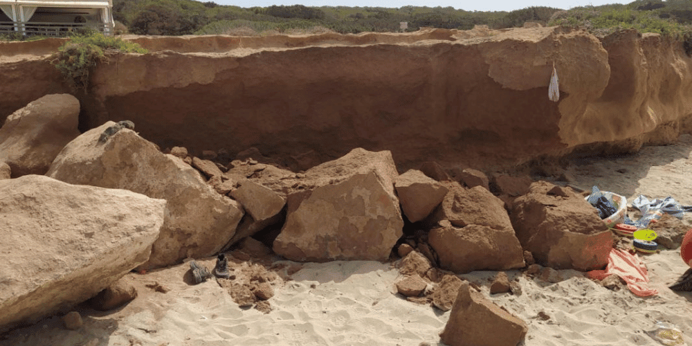 bebe-muere-caerle-rocas-playa-formentera-aliadoinformativo.com