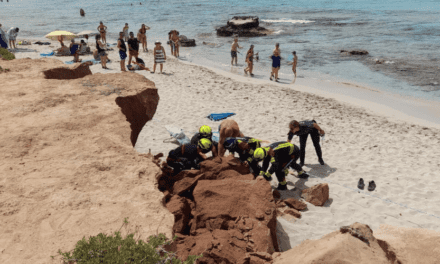 Bebé de 2 meses muere tras caerle varias rocas encima en una playa de Formentera