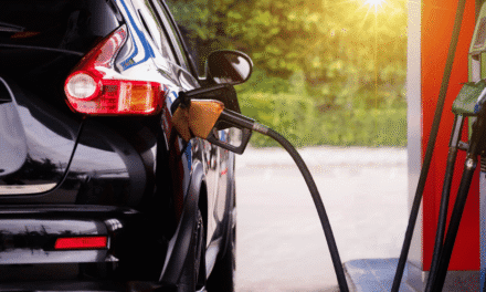 ¿Cómo ahorrar mientras conduces? Claves para reducir el consumo de combustible en vacaciones