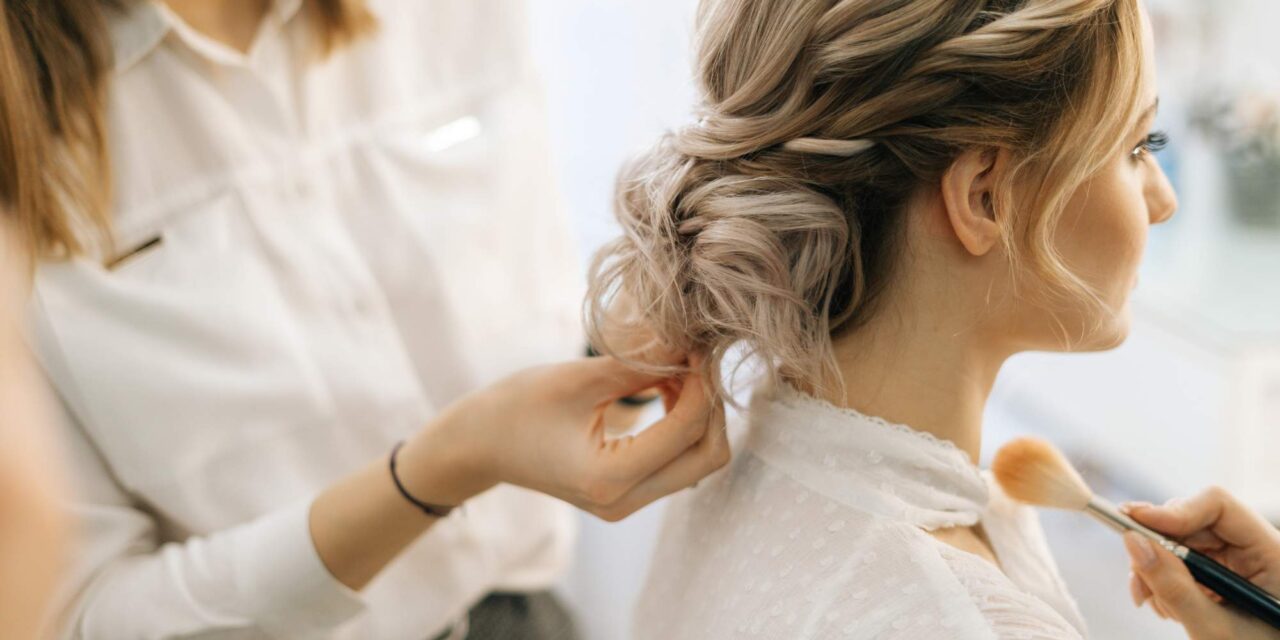 Tendencias en peluquería para eventos 2025: lo último en peinados y estilismo