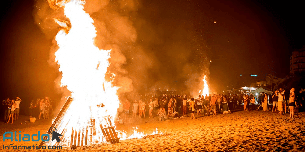 Noche de San Juan 2025: España recibe el verano con fuegos, rituales y tradiciones ancestrales