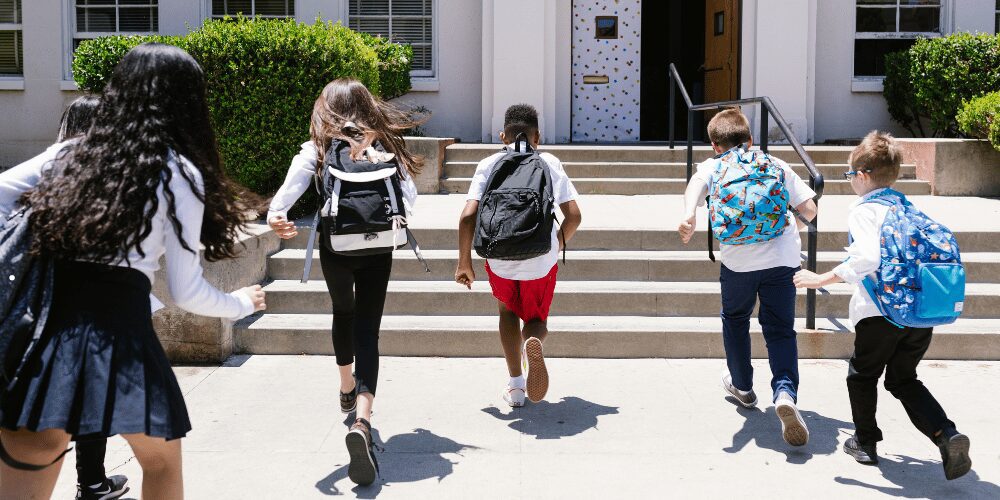Calendario académico 2025-2026 España con fechas de inicio y fin de curso por comunidades autónomas