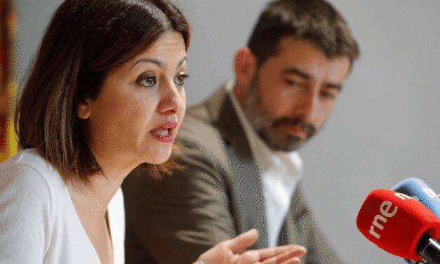 El Gobierno prepara la primera ley contra el sharenting para regular las fotos de hijos en redes sociales