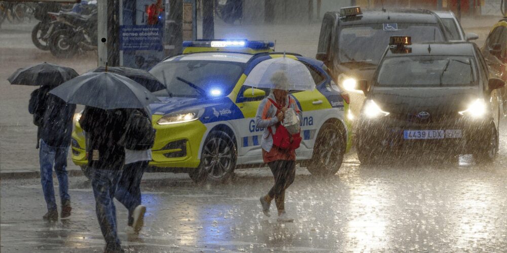 Aviso naranja por lluvias y viento: cinco comunidades en riesgo este miércoles