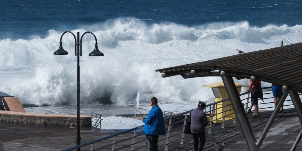 Fallece la mujer herida por golpe de mar en Los Gigantes: ya son 4 muertos en Tenerife | Noticia