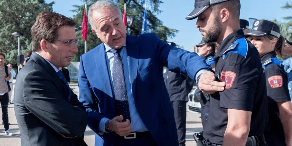 Almeida ejecuta el cese del director de la Policía Municipal tras meses de polémicas por el atropello a una menor y las oposiciones