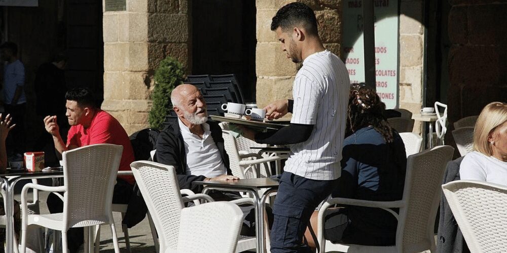 El nuevo Reglamento de Extranjería 2026 permite regularizar a 500.000 inmigrantes desde el 16 de abril